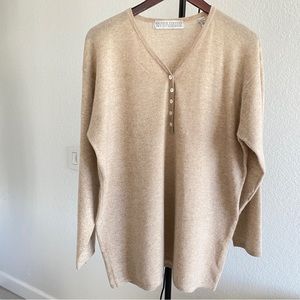 Valerie Stevens beige Cashmere sweater